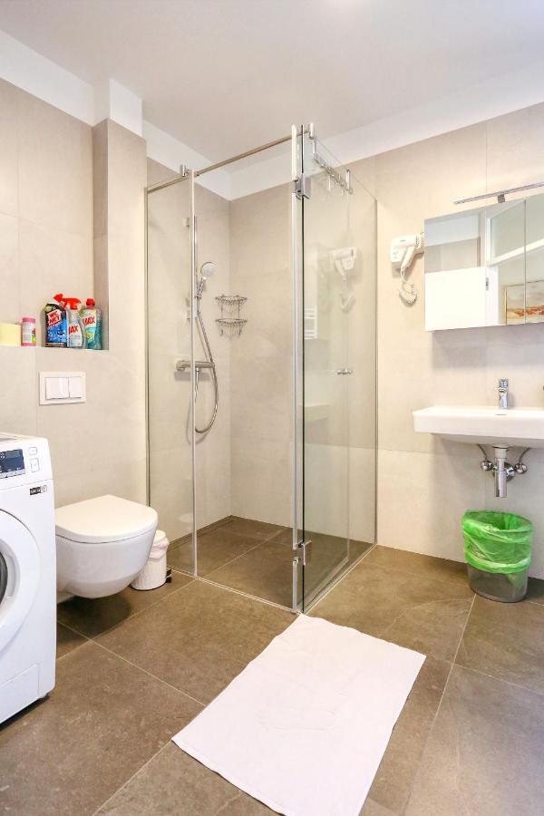 Perla With Free Parking Apartment